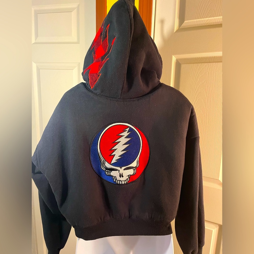 Hollister Black crop zip up hoodie with Grateful Dead enhancements.